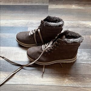 White Mountain Brown Ankle Boots with Fur Lining